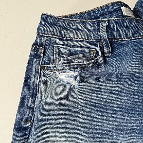 Unpublished BOBBIE Slouchy Distressed Step-Dad Jean in Mood - Picture 13 of 15